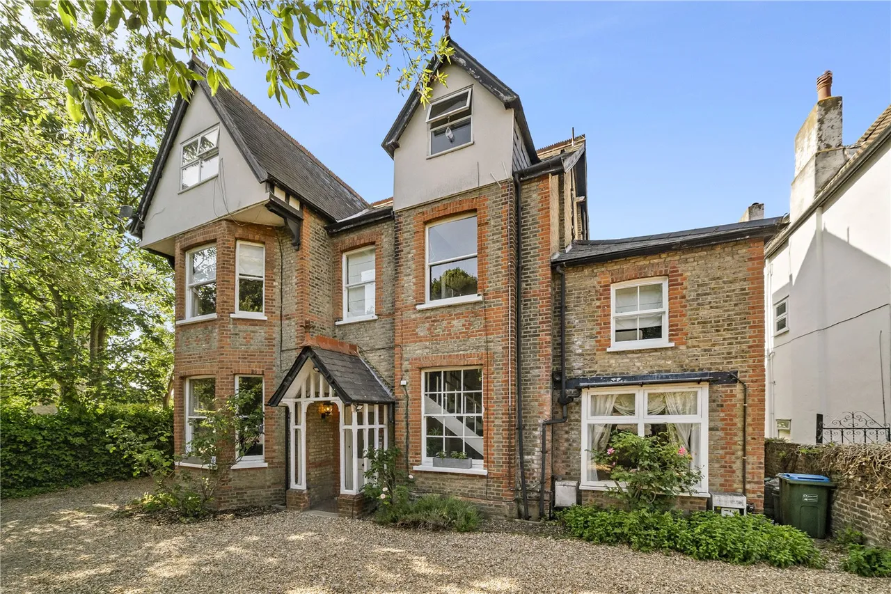 3 bed flat for sale, Sheen Road, Richmond, TW10