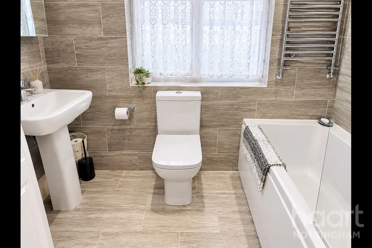 Village Road, Nottingham, NG11, photo 10