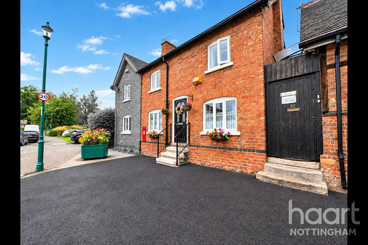 3 bed house for sale, Village Road, Nottingham, NG11