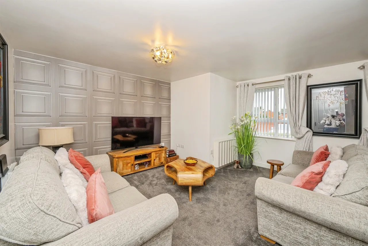 Blackberry Avenue, Lichfield, WS14, photo 3