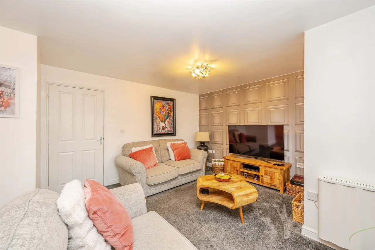 Blackberry Avenue, Lichfield, WS14, photo 4