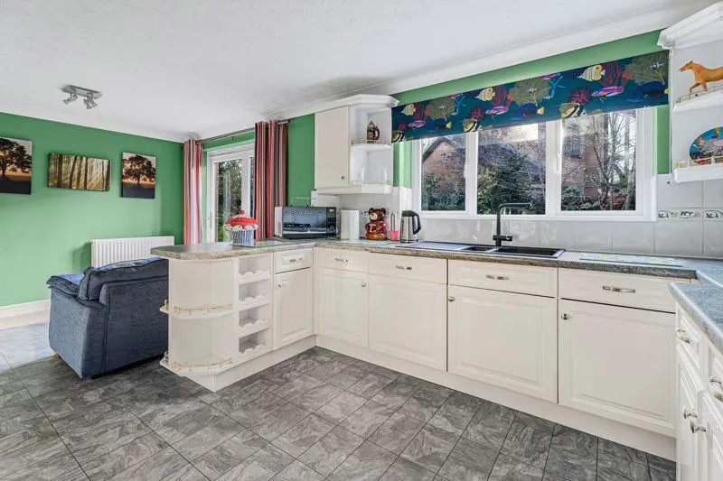 Paxton Crescent, Shenley Lodge, Milton Keynes, Buckinghamshire, MK5 7PY, photo 7