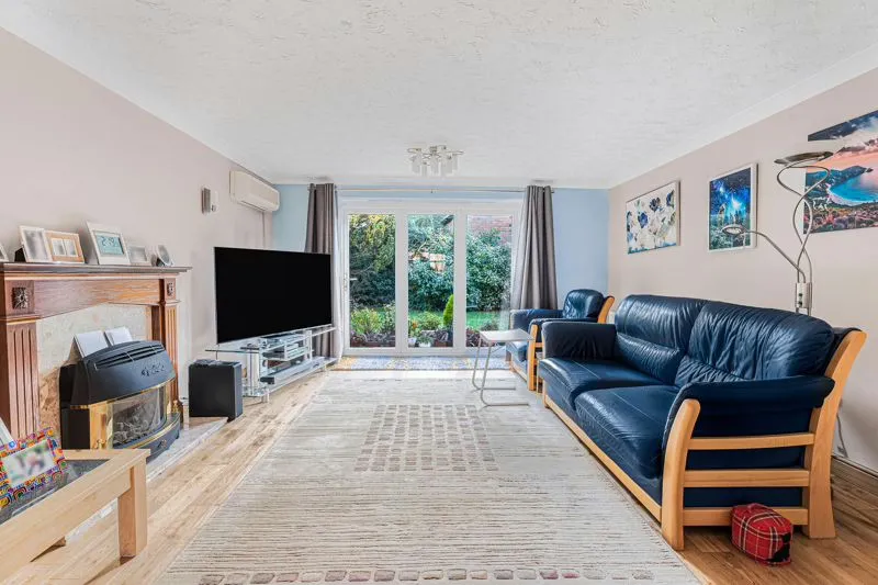 Paxton Crescent, Shenley Lodge, Milton Keynes, Buckinghamshire, MK5 7PY, photo 3