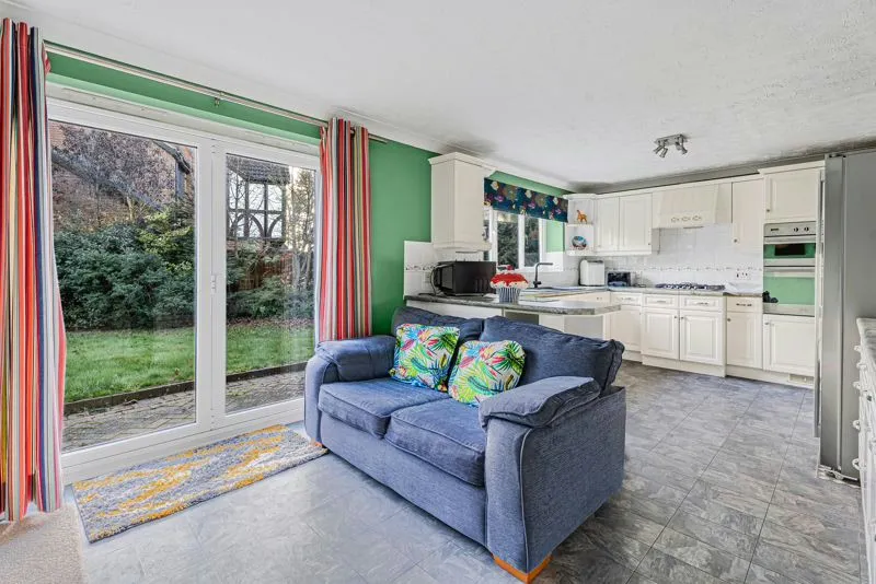 Paxton Crescent, Shenley Lodge, Milton Keynes, Buckinghamshire, MK5 7PY, photo 2