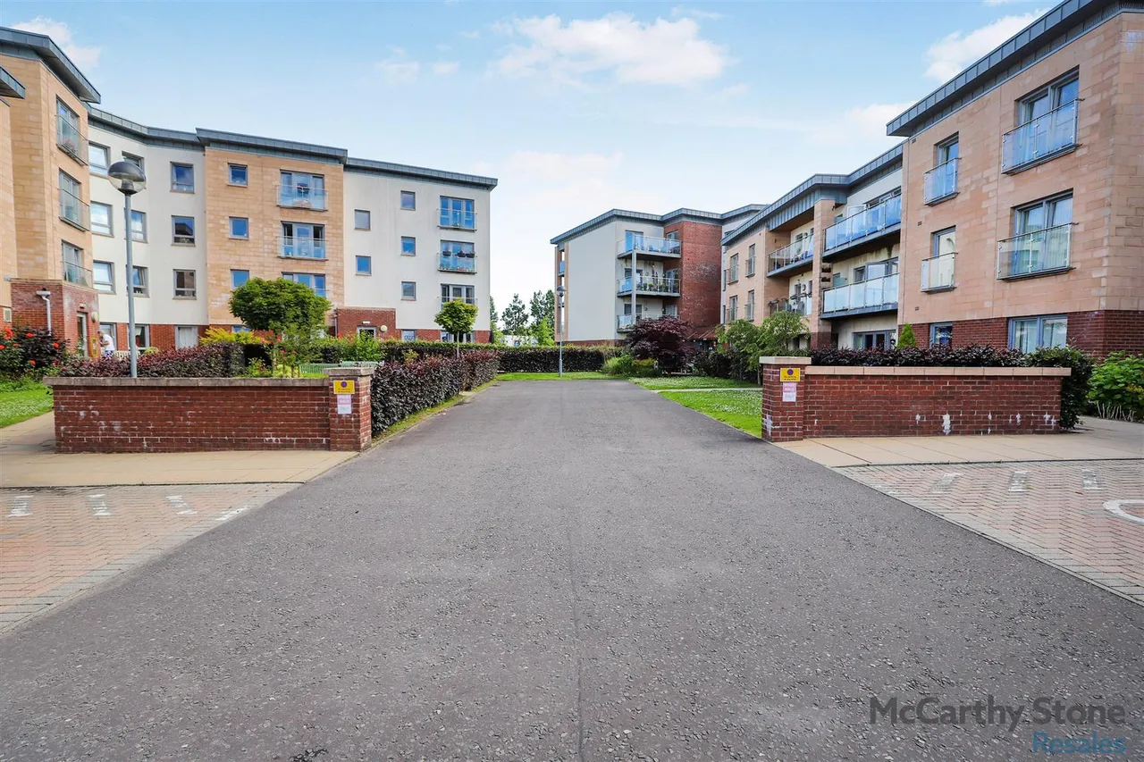Stewarton Road, Newton Mearns, G77, photo 20