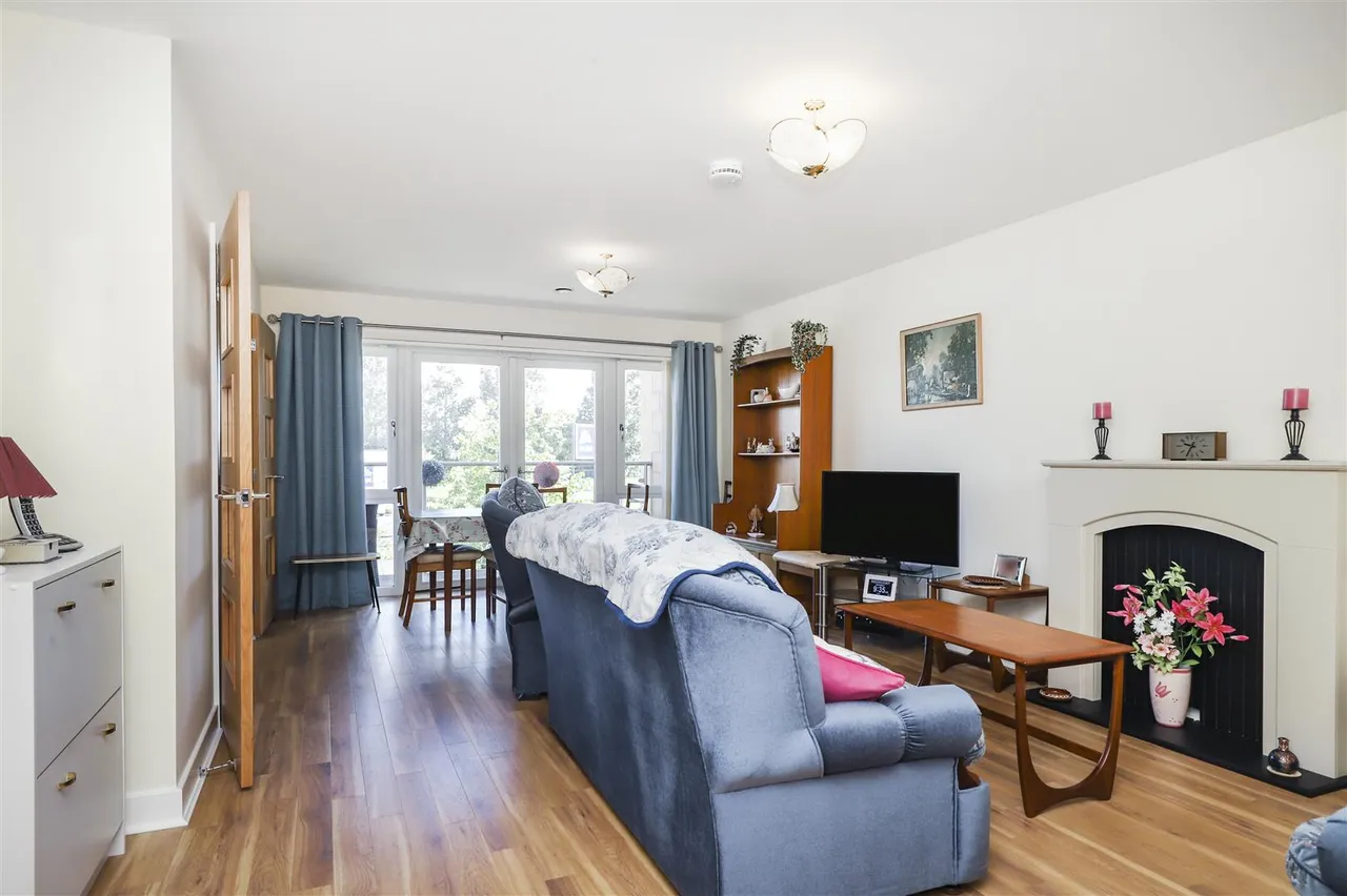 Stewarton Road, Newton Mearns, G77, photo 7