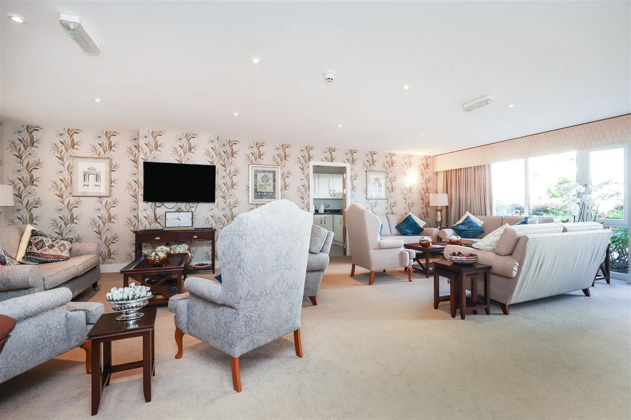 Stewarton Road, Newton Mearns, G77, photo 21