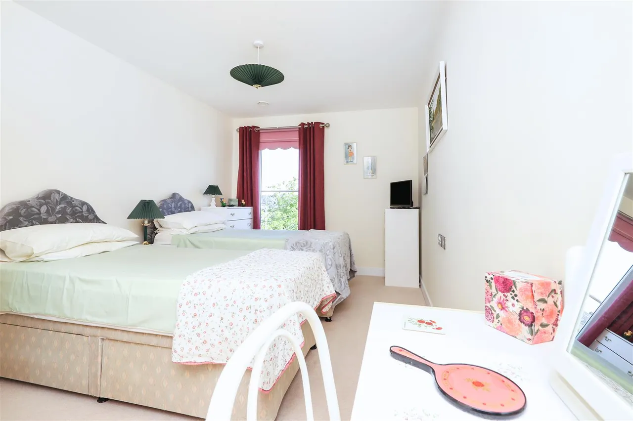 Stewarton Road, Newton Mearns, G77, photo 12