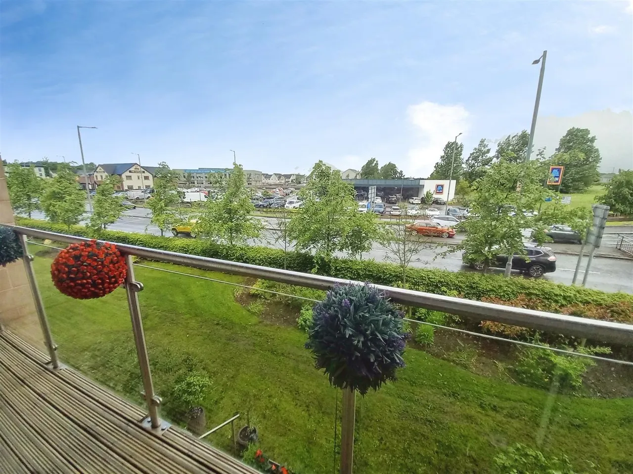 Stewarton Road, Newton Mearns, G77, photo 6