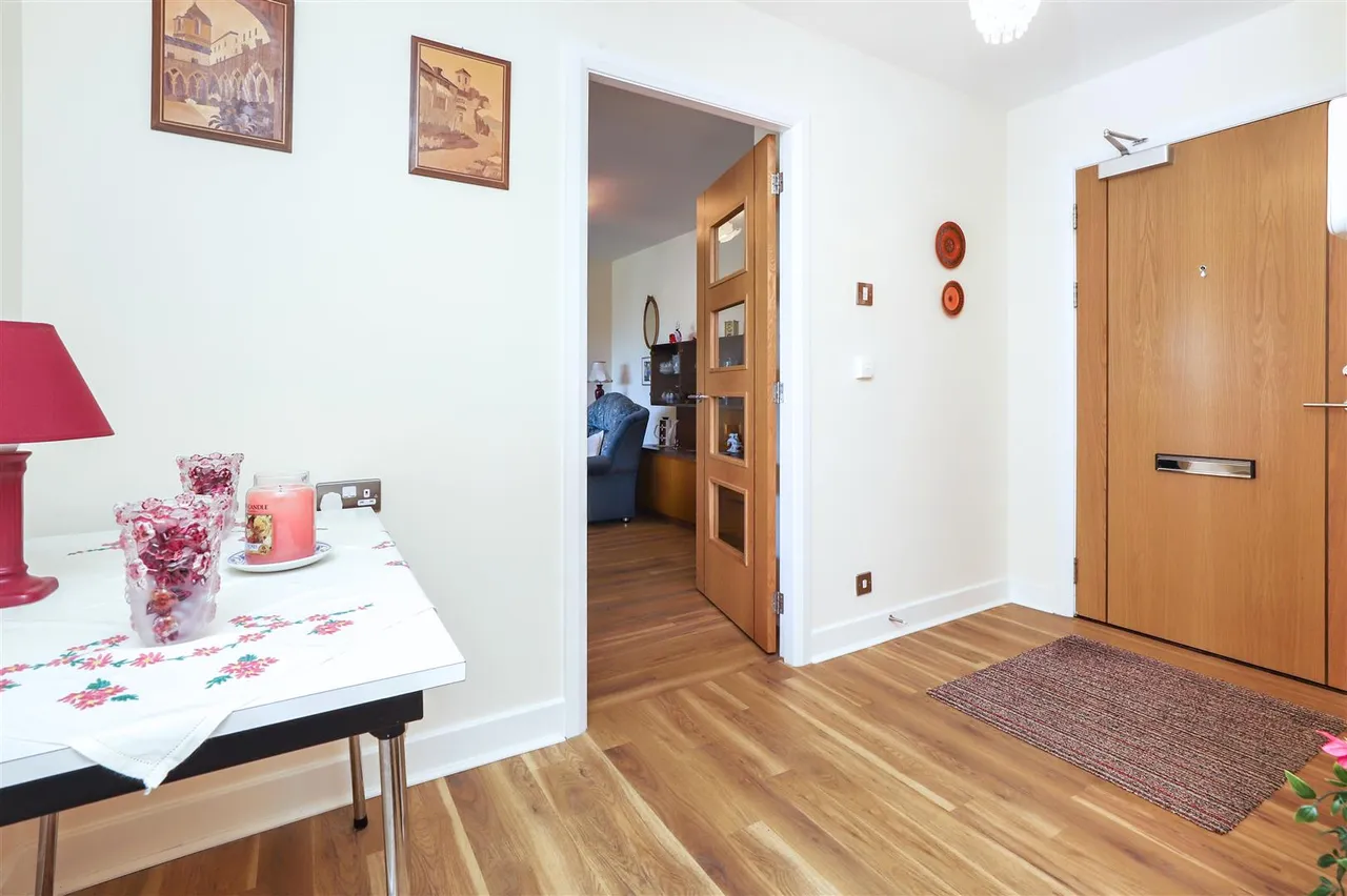 Stewarton Road, Newton Mearns, G77, photo 16