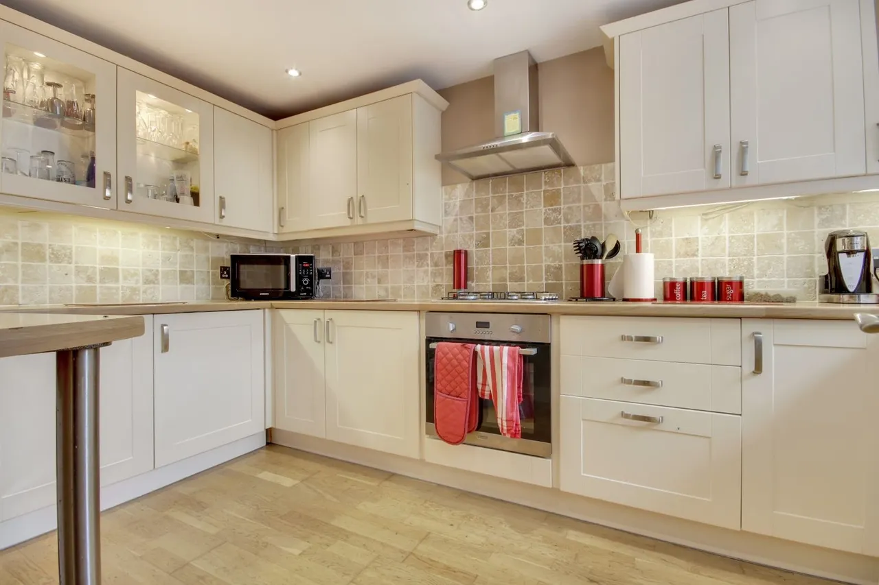 Clovelly Road, Bideford, EX39, photo 2