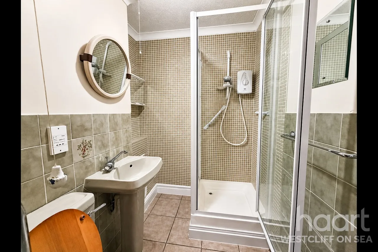 Imperial Avenue, Westcliff-On-Sea, SS0, photo 4