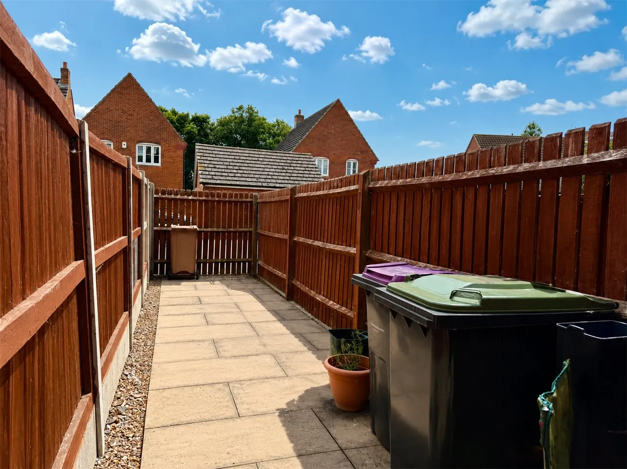 Tall Pines Road, Witham St. Hughs, LN6, photo 6