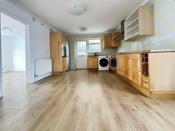 Beeches Road, Farnham Common, SL2, photo 13