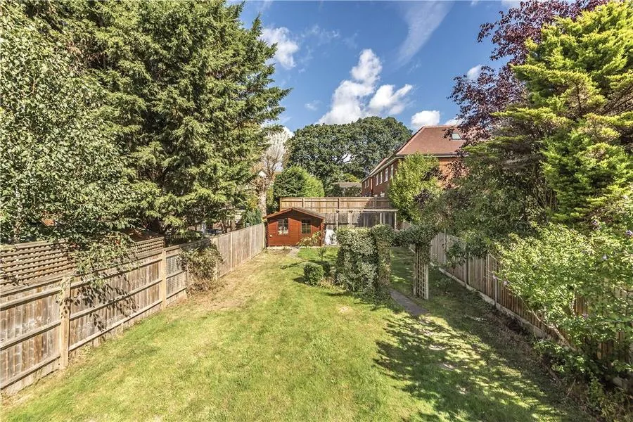 Beeches Road, Farnham Common, SL2, photo 5