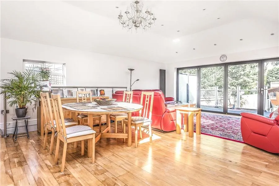 Beeches Road, Farnham Common, SL2, photo 6