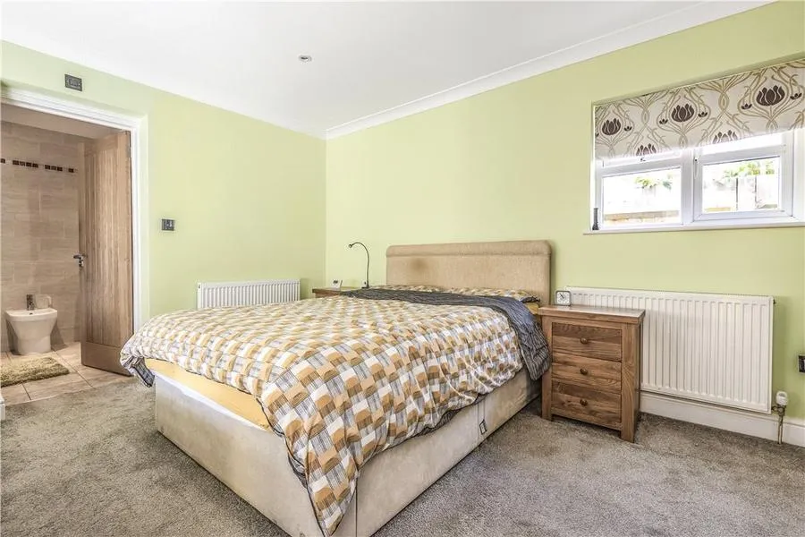 Beeches Road, Farnham Common, SL2, photo 8