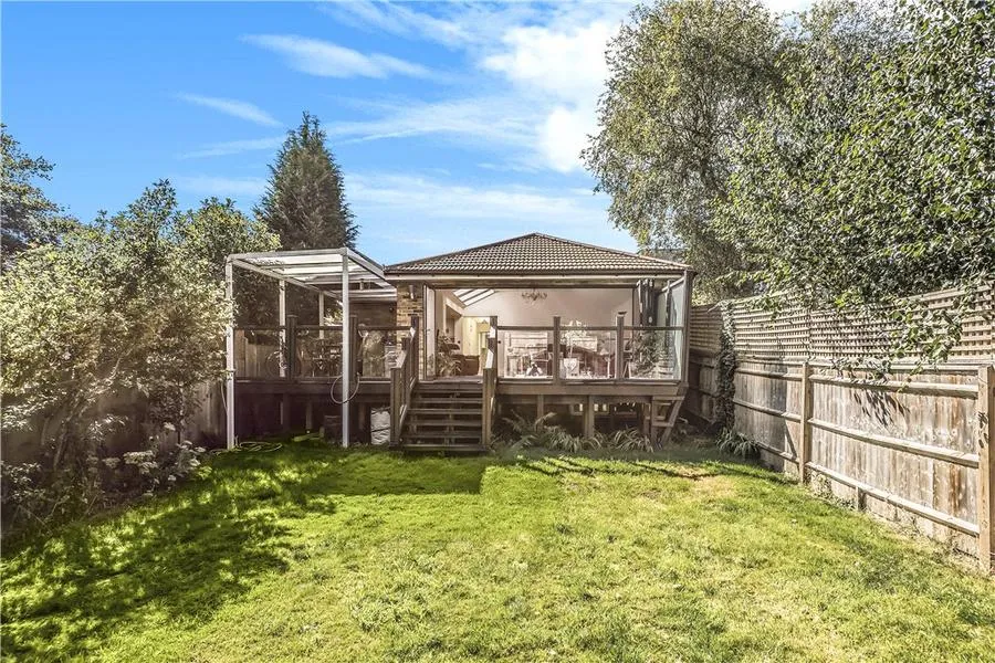 Beeches Road, Farnham Common, SL2, photo 3