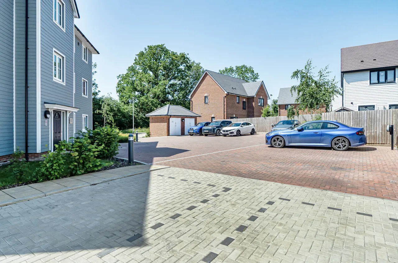 Barns Road, Finchwood Park, Wokingham, Berkshire, RG40 4BN, photo 21
