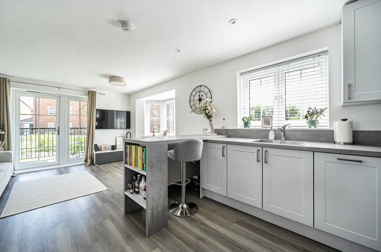 Barns Road, Finchwood Park, Wokingham, Berkshire, RG40 4BN, photo 4