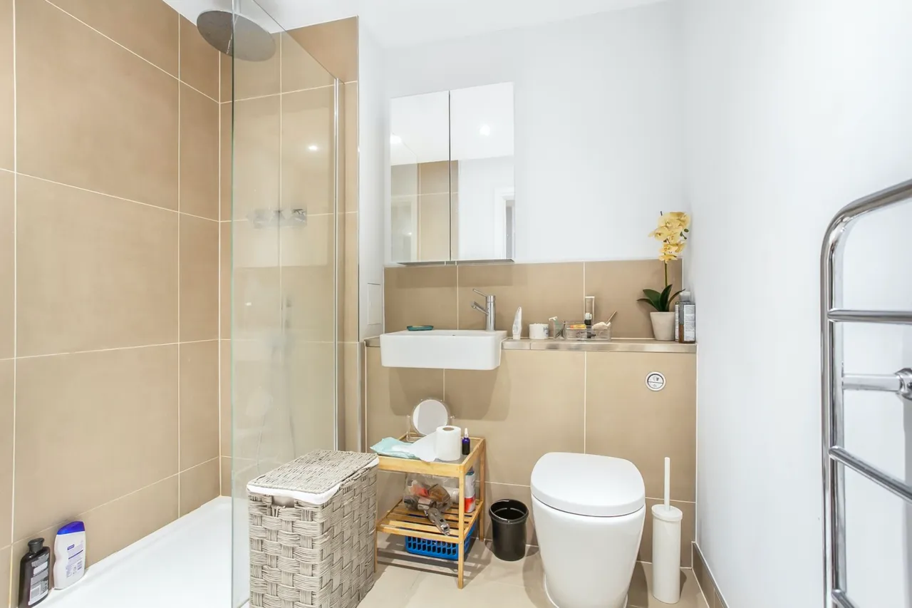 Knaresborough Drive, London, SW18, photo 6