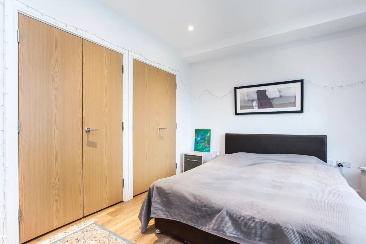 Knaresborough Drive, London, SW18, photo 5