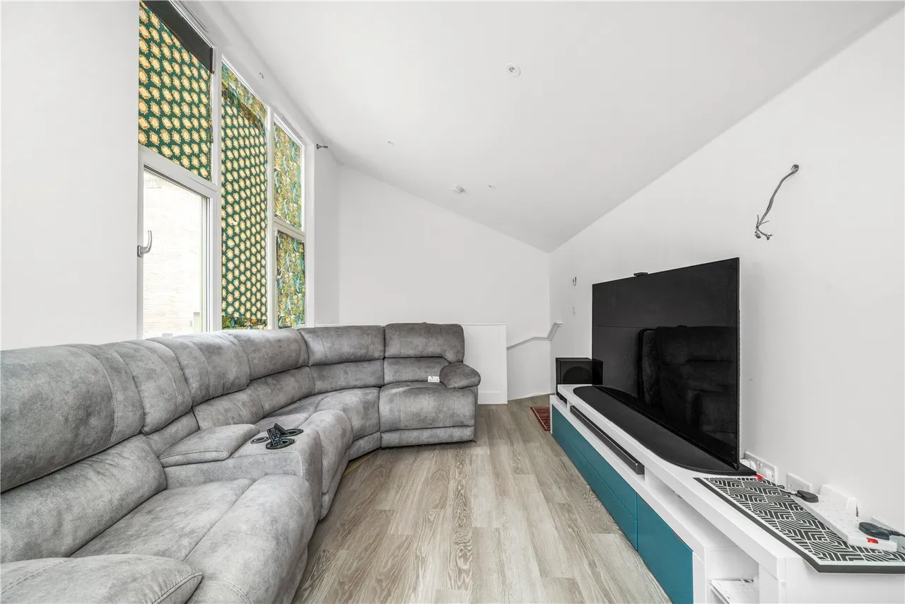 Edgewood Mews, London, N3, photo 3