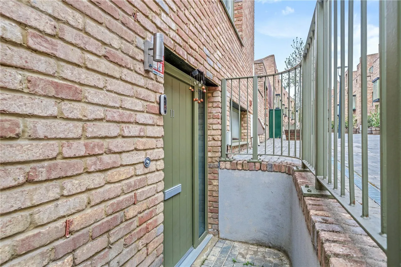 Edgewood Mews, London, N3, photo 10