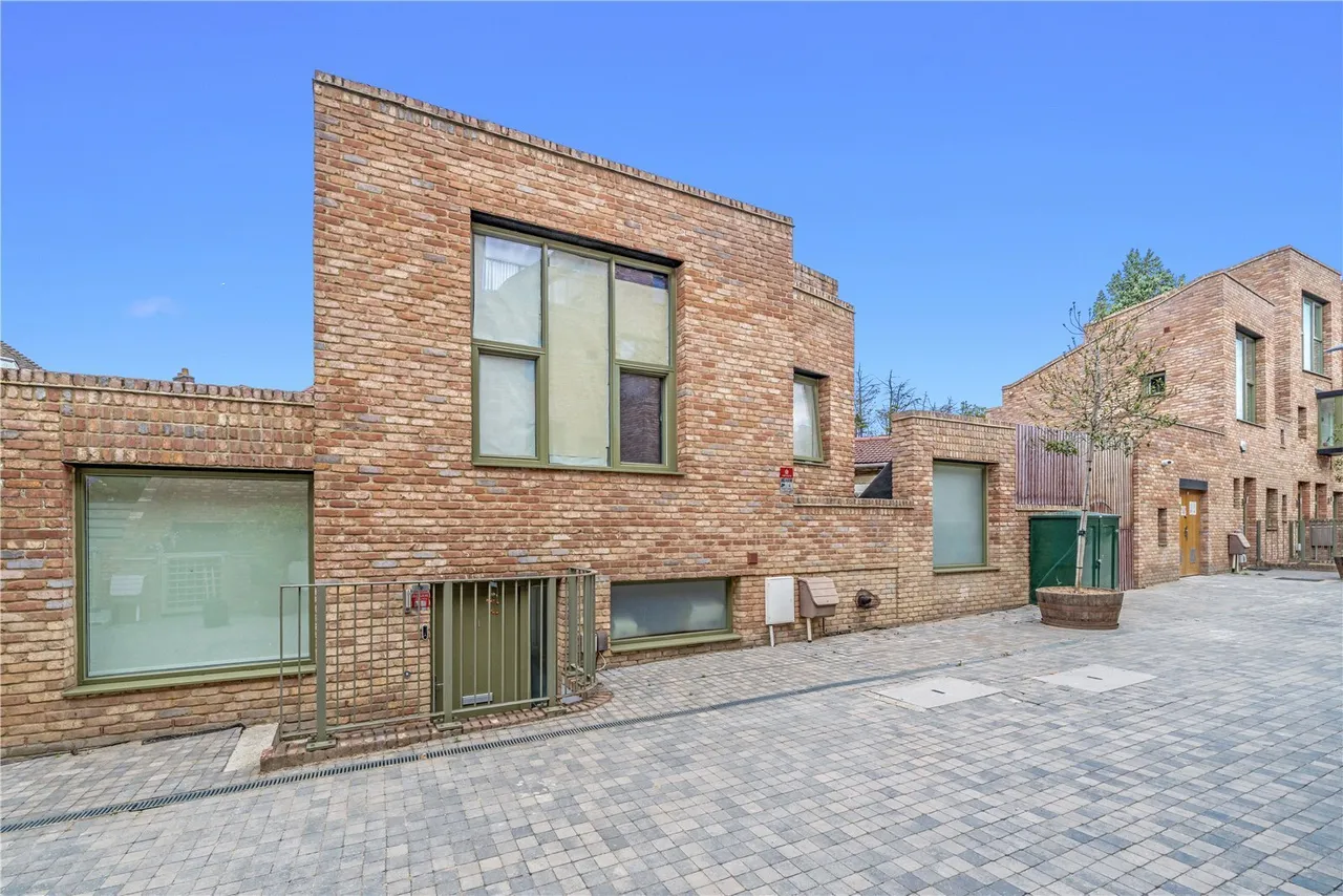 Edgewood Mews, London, N3, photo 11