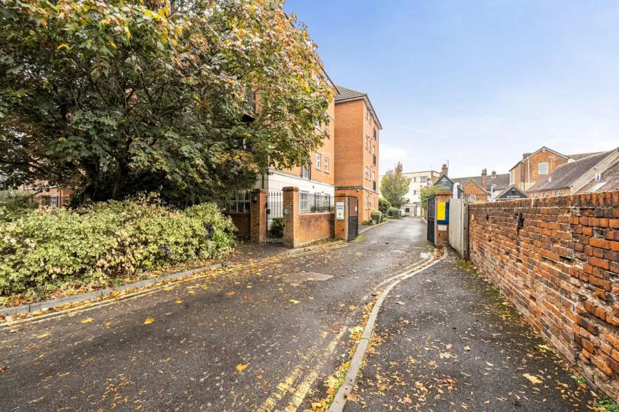 Market Street, Newbury, RG14, photo 19