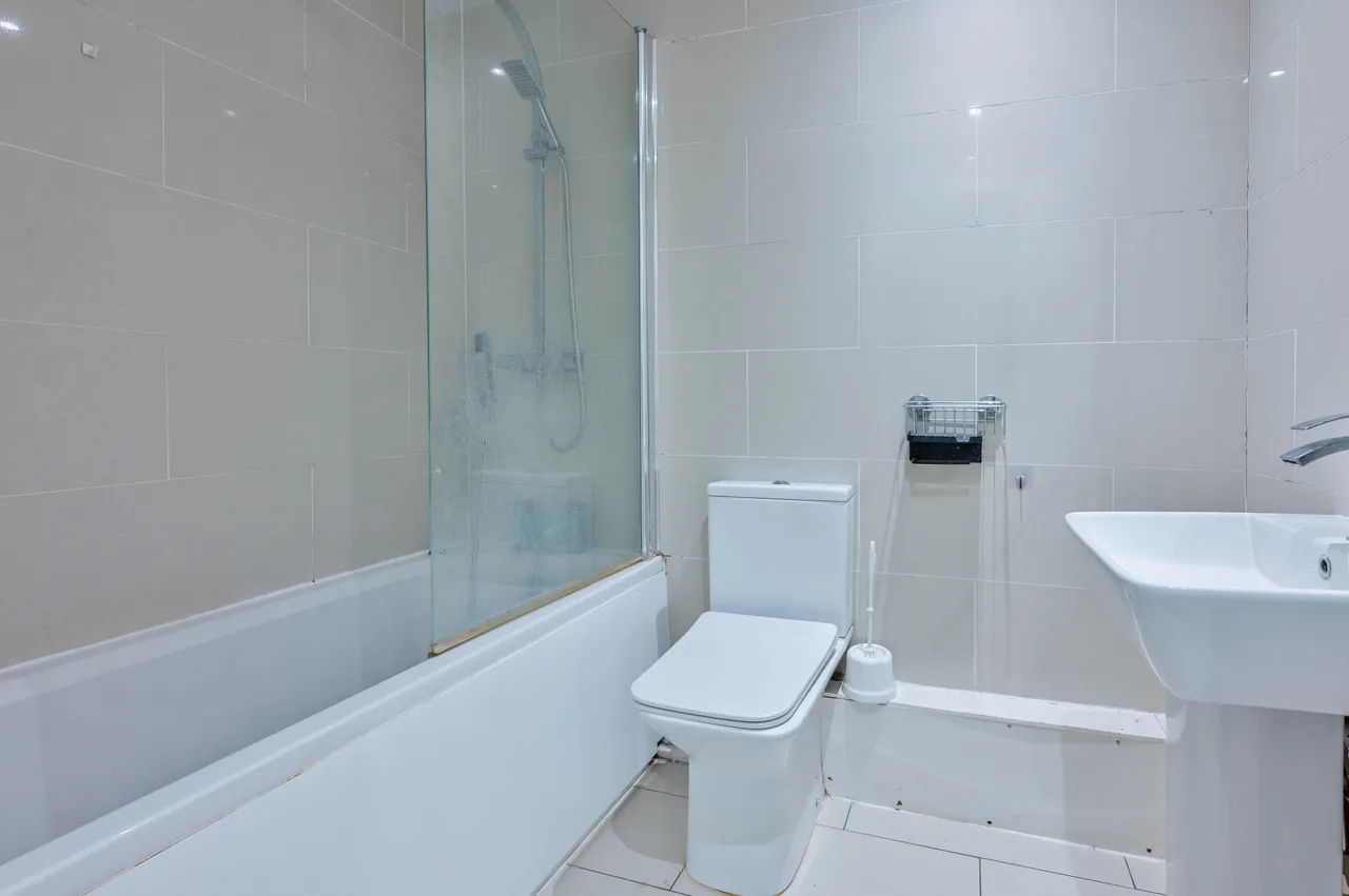 Flat 3, Cricketers House, 53 Westfield Road, Woking, photo 7