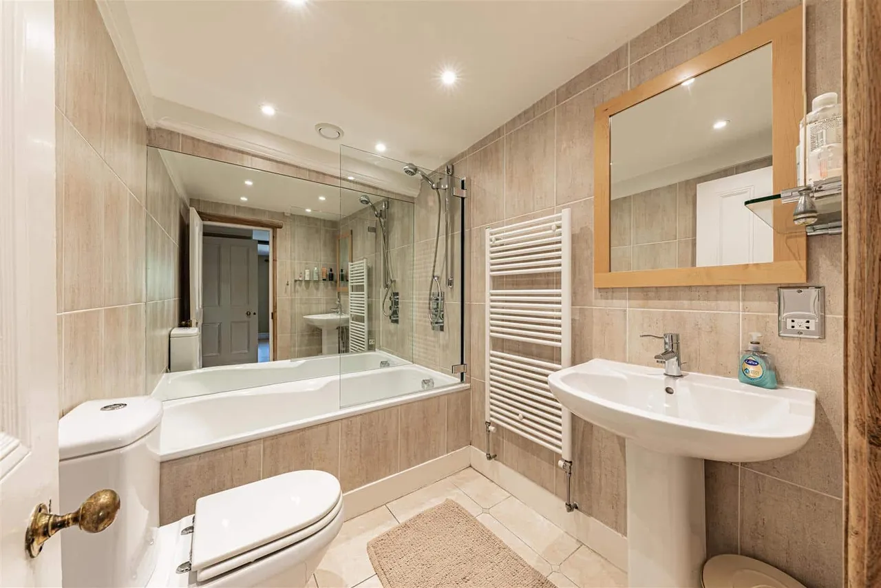 Longage Hill, Lyminge, Folkestone, Kent, CT18 8HB, photo 36