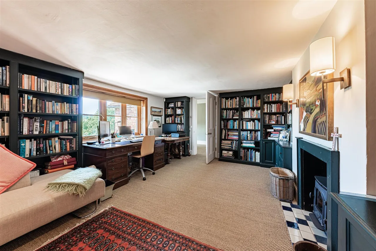 Longage Hill, Lyminge, Folkestone, Kent, CT18 8HB, photo 37