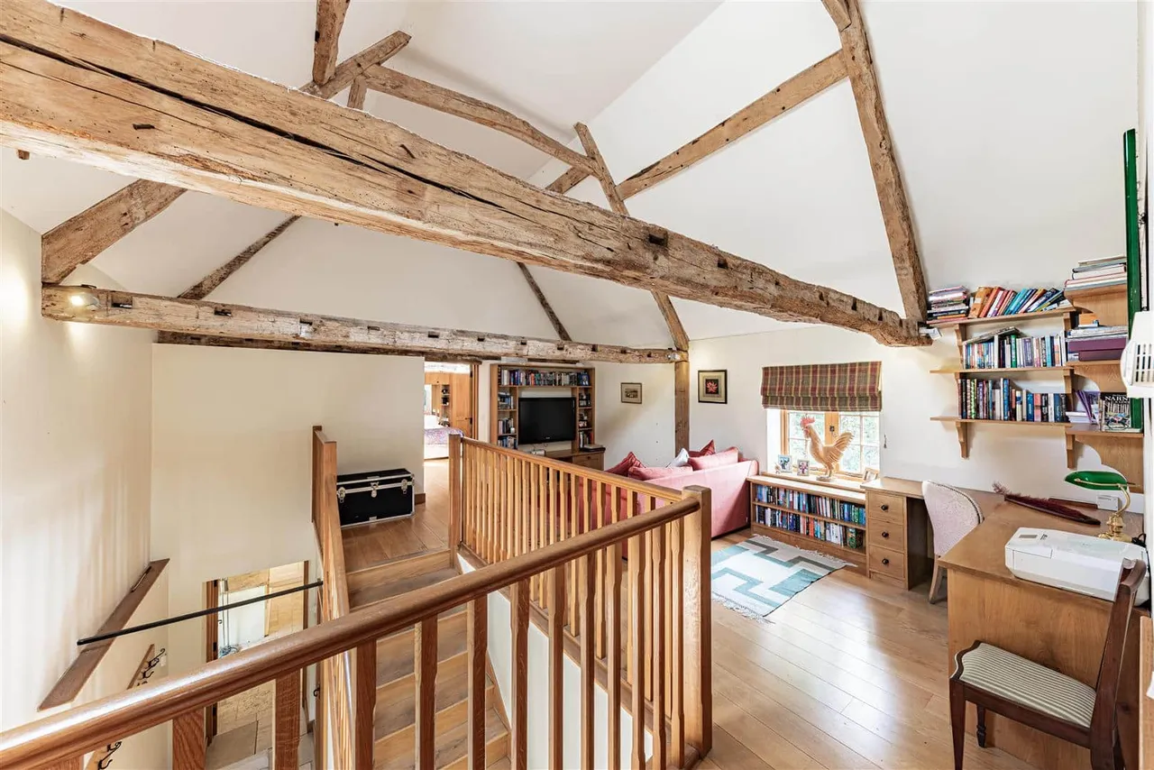Longage Hill, Lyminge, Folkestone, Kent, CT18 8HB, photo 57