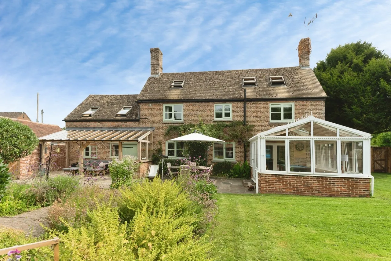 3 bed house for sale, Churchend, Slimbridge, GL2
