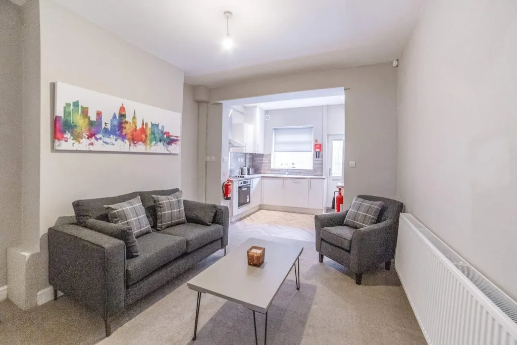 2 bed house to rent, Foxhall Road, Nottingham, NG7