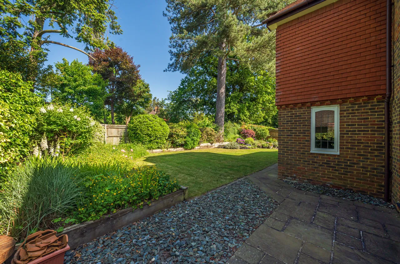 Fairlawn Park, Horsell, GU21, photo 25