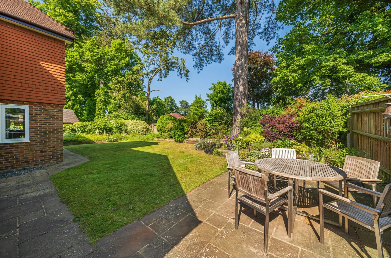 Fairlawn Park, Horsell, GU21, photo 26