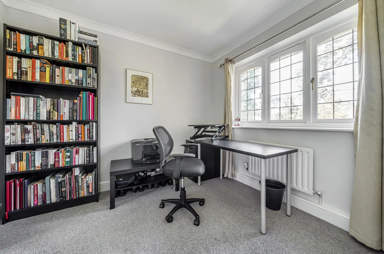 Fairlawn Park, Horsell, GU21, photo 16