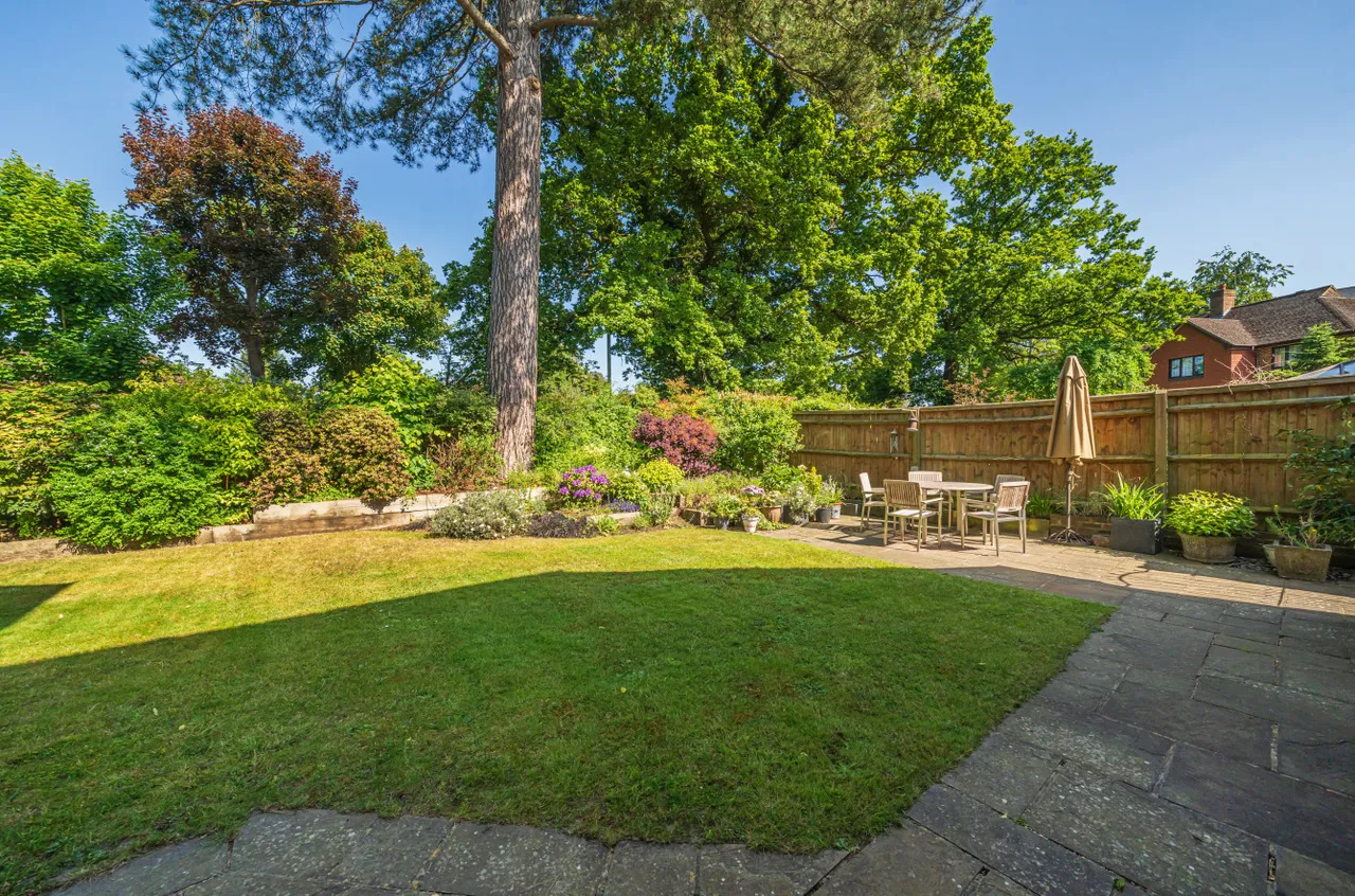 Fairlawn Park, Horsell, GU21, photo 24