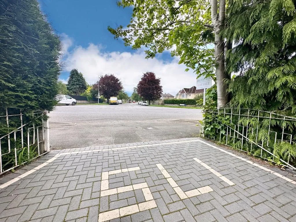 Marlborough Road, Swindon, Wiltshire, SN3 1NL, photo 20