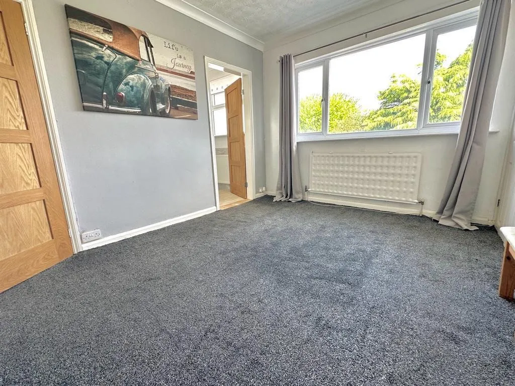 Marlborough Road, Swindon, Wiltshire, SN3 1NL, photo 11