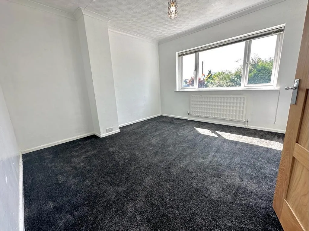 Marlborough Road, Swindon, Wiltshire, SN3 1NL, photo 14