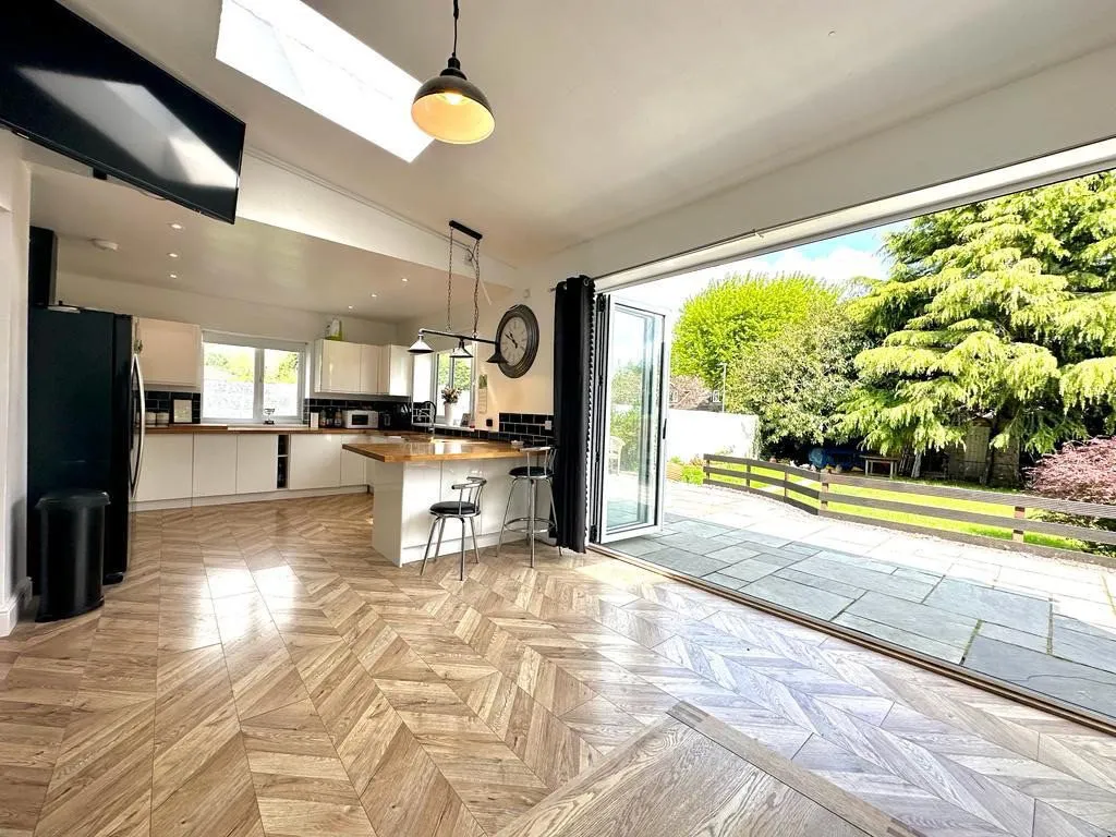 Marlborough Road, Swindon, Wiltshire, SN3 1NL, photo 6