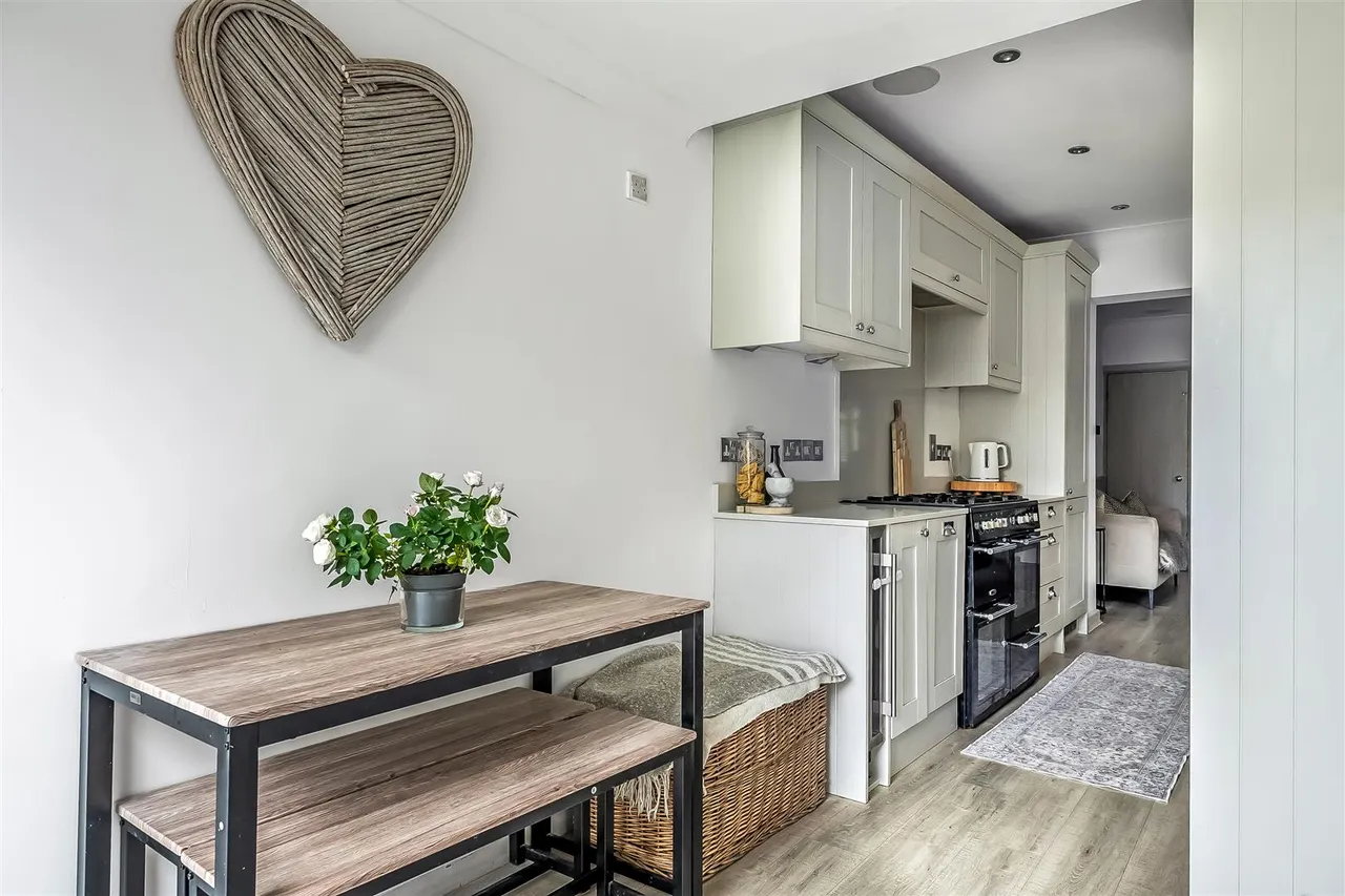 Park Walk, Ashtead, KT21, photo 4