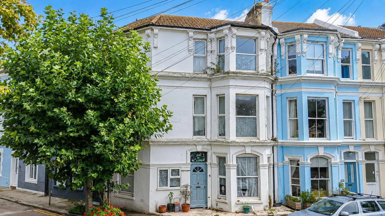 4 bed house for sale, St. Andrews Square, Hastings