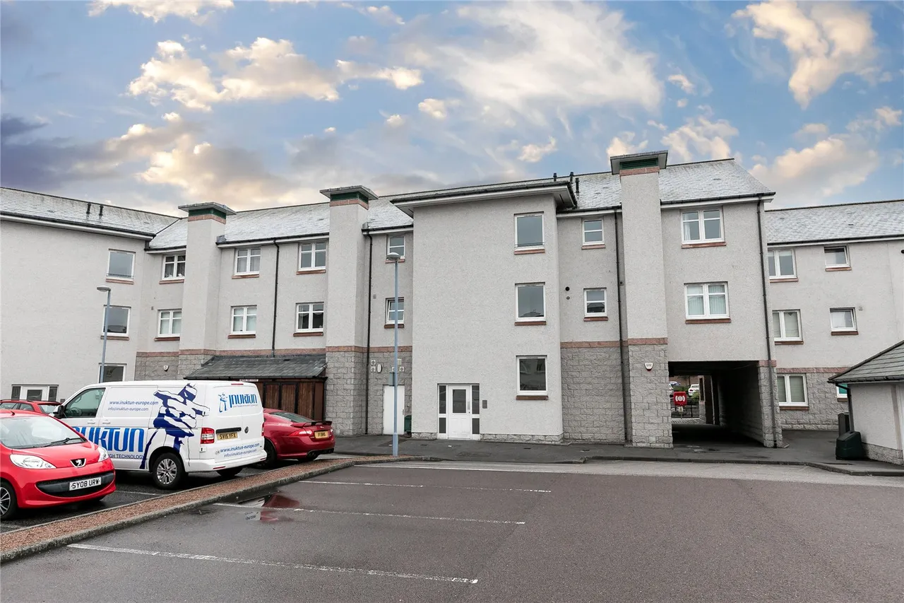 Grandholm Crescent, Bridge of Don, AB22, photo 11