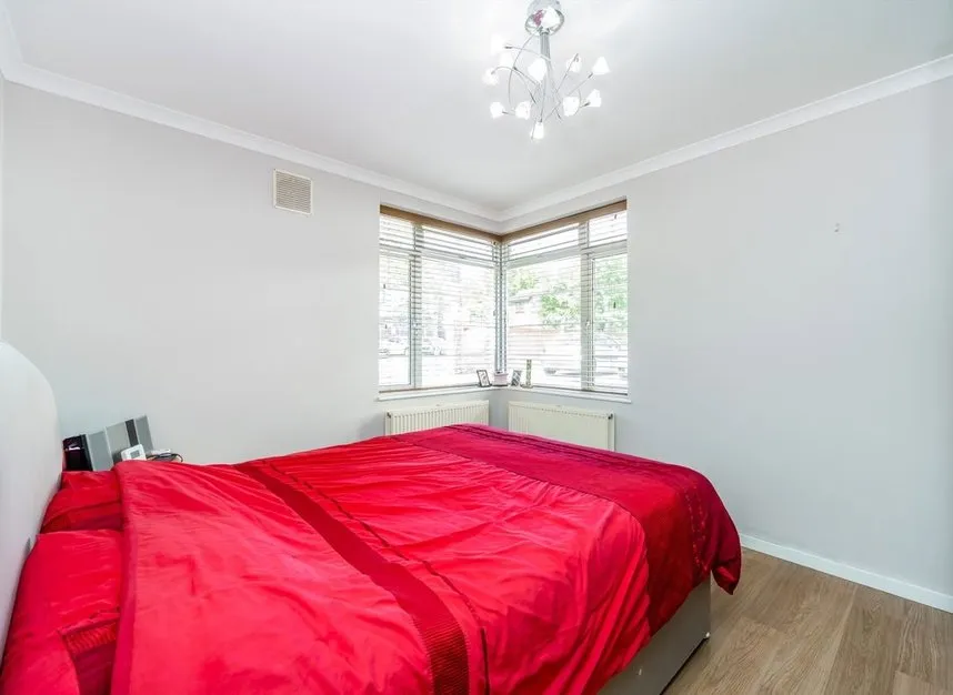 Manor Vale, Brentford, TW8, photo 5