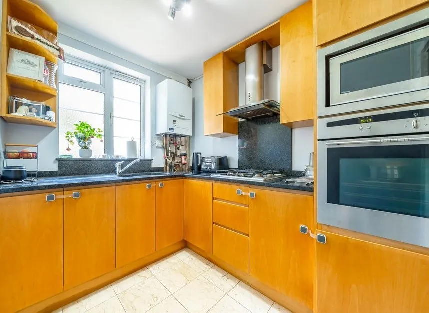 Manor Vale, Brentford, TW8, photo 4