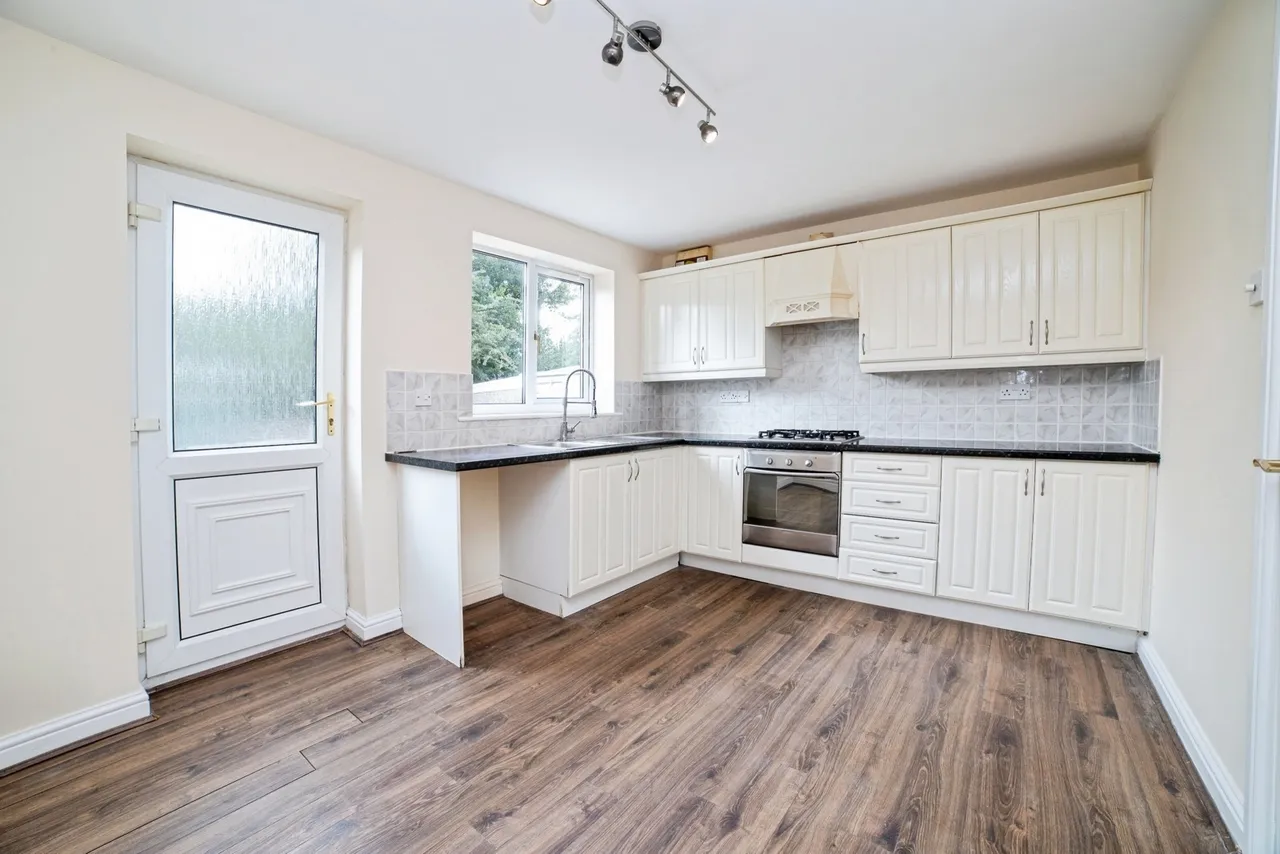 Earlswood Drive, Mansfield, Nottinghamshire, NG18, photo 3